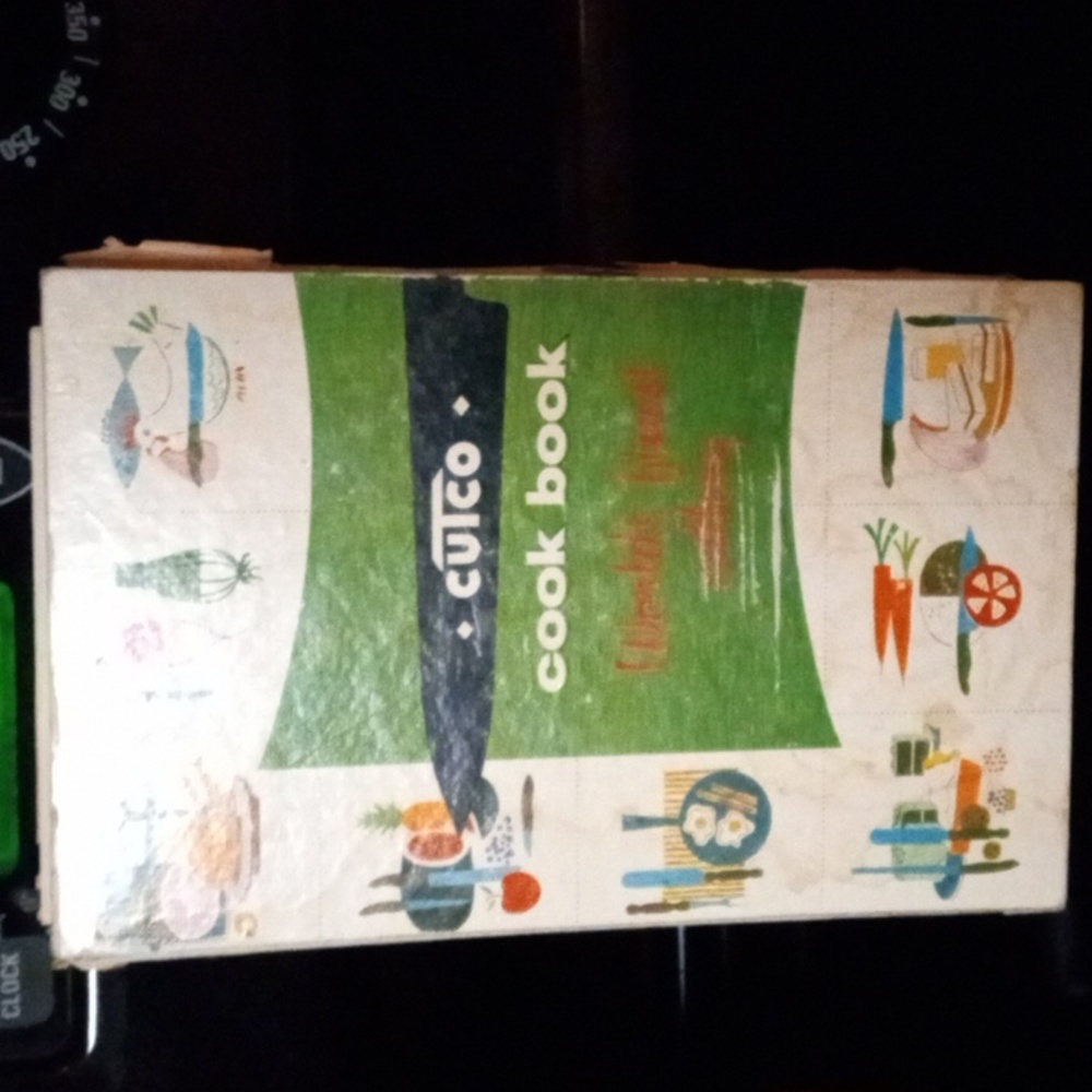 1959 hard cover cutco cookbook world's finest cuttery it's in Superior condition
